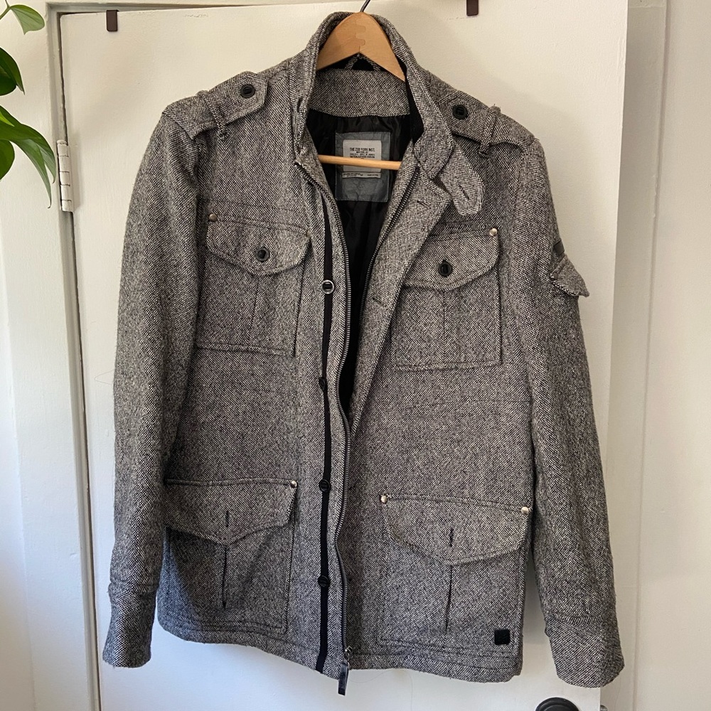 ZooYork grey/white overcoat. Men’s medium